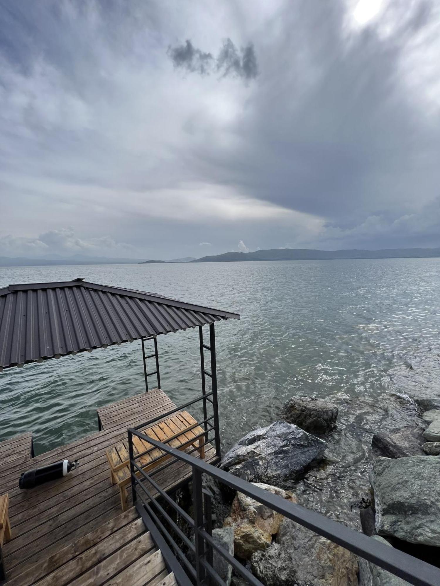 Altitude 1900 Dive Resort - Sevan Lake Chambarak Bagian luar foto