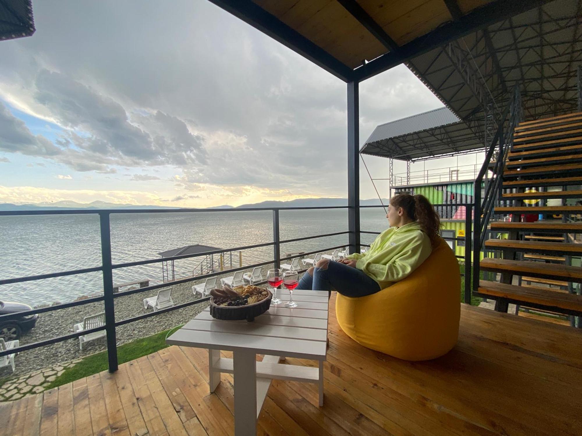 Altitude 1900 Dive Resort - Sevan Lake Chambarak Bagian luar foto