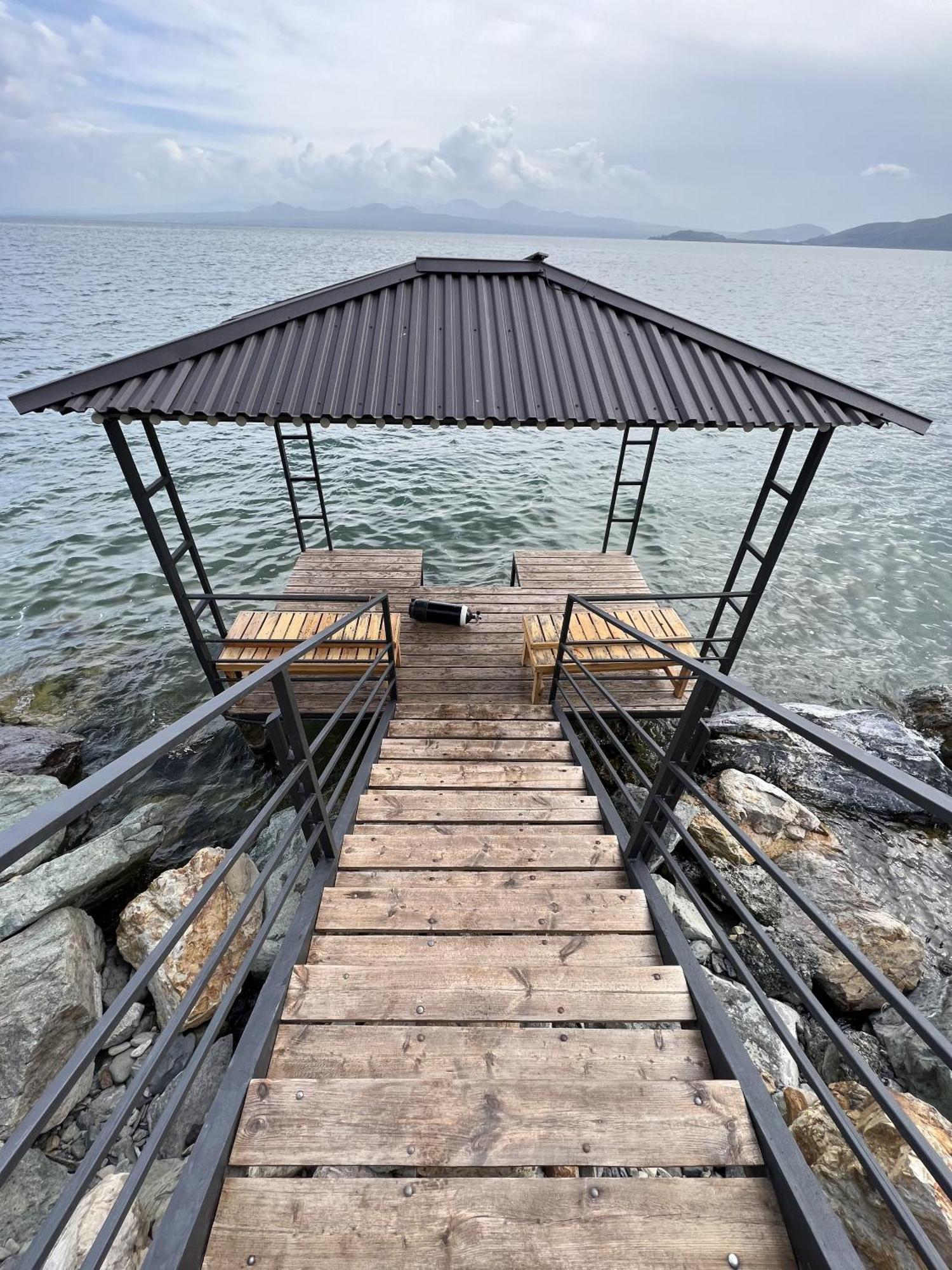 Altitude 1900 Dive Resort - Sevan Lake Chambarak Bagian luar foto