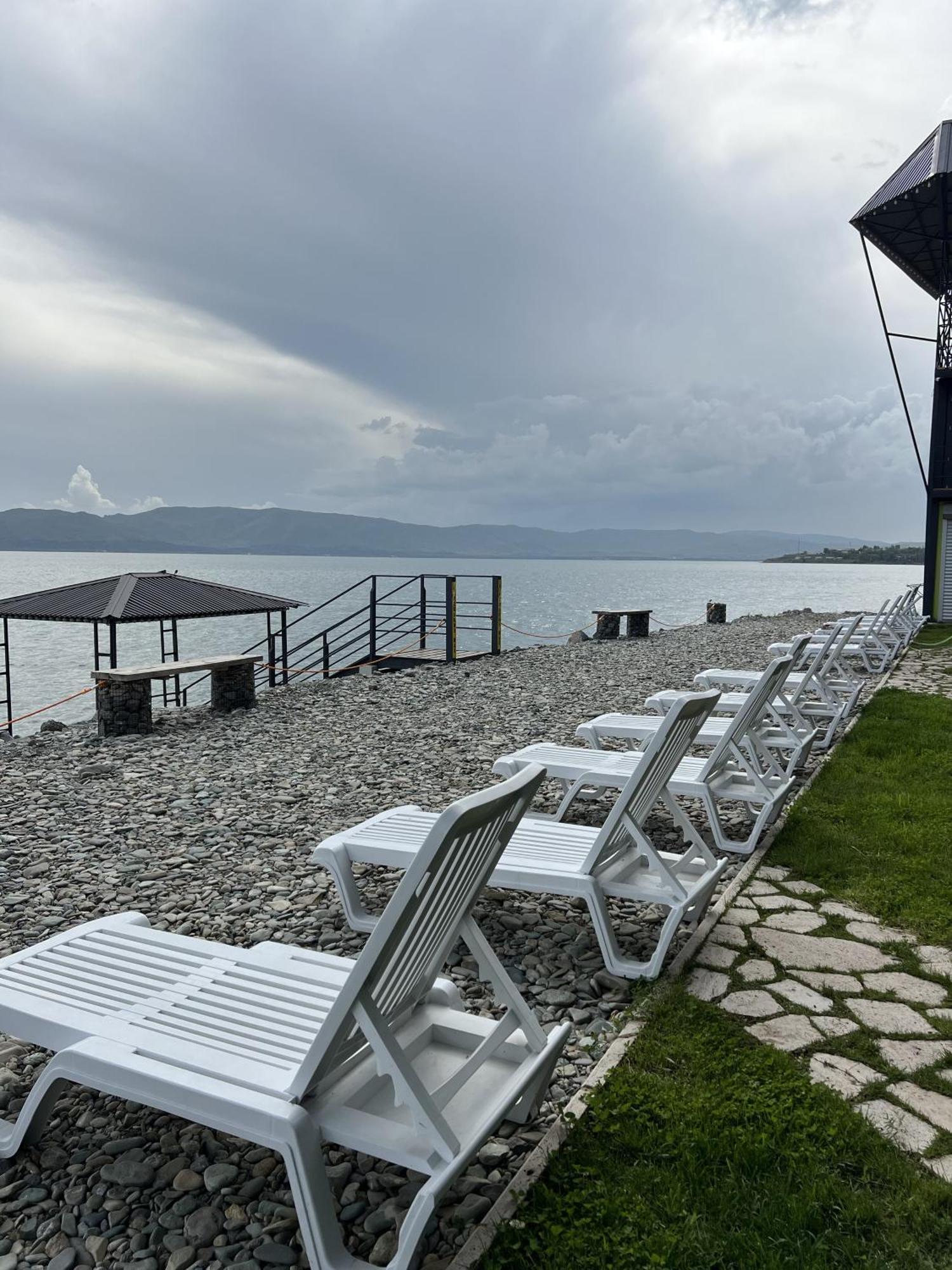 Altitude 1900 Dive Resort - Sevan Lake Chambarak Bagian luar foto